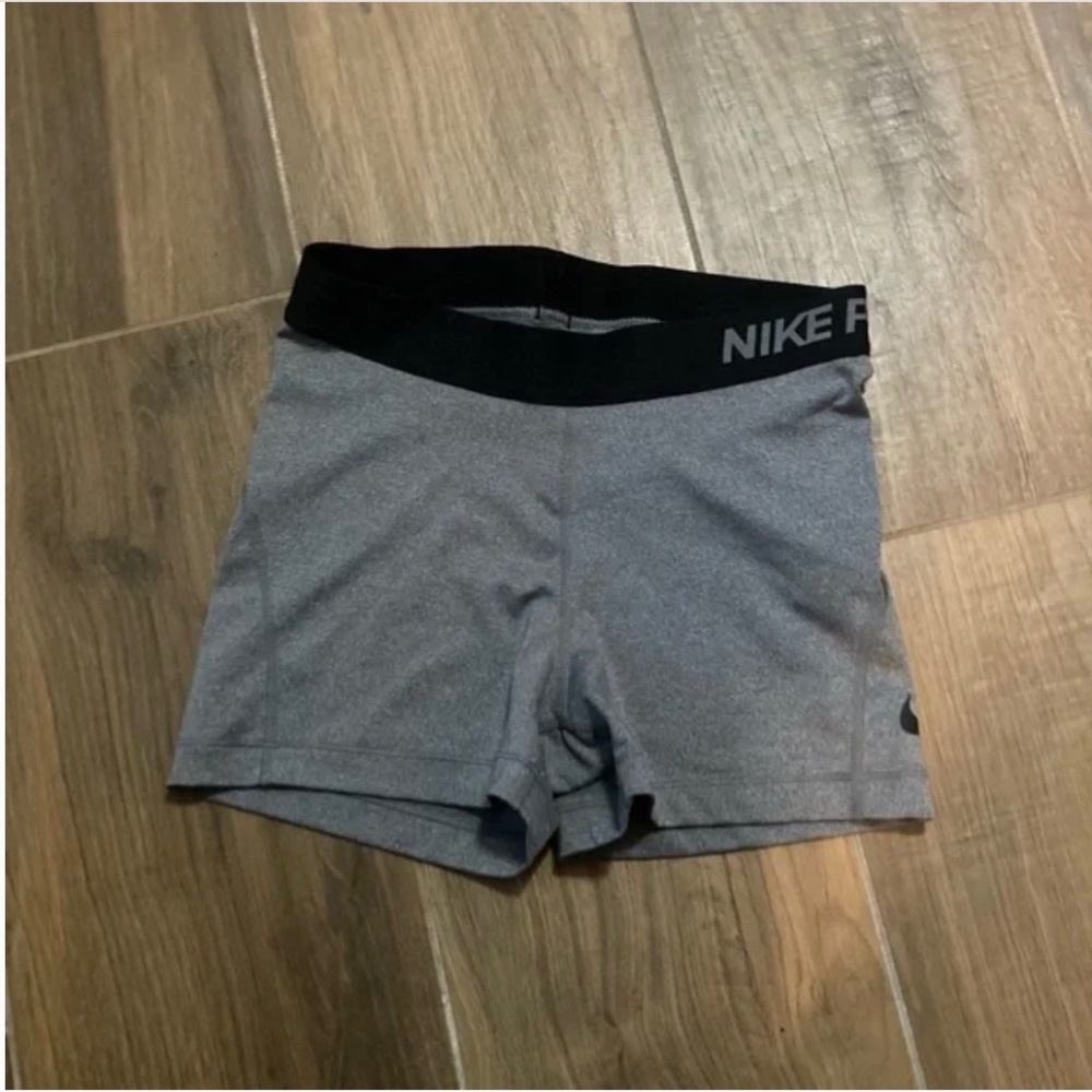 Nike pro